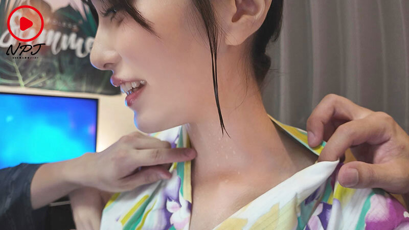 観測史上最高の猛暑日!東京●田区夏祭りでナンパした浴衣ハーフ美女の甘塩っぱい汗を舐め回す汗だく性交夏物語! 4枚目